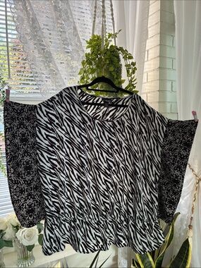 Lane Bryant Black & White Zebra Print Blouse with Patterned Sleeves